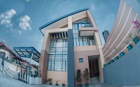 The Half House By Elmar Cabin